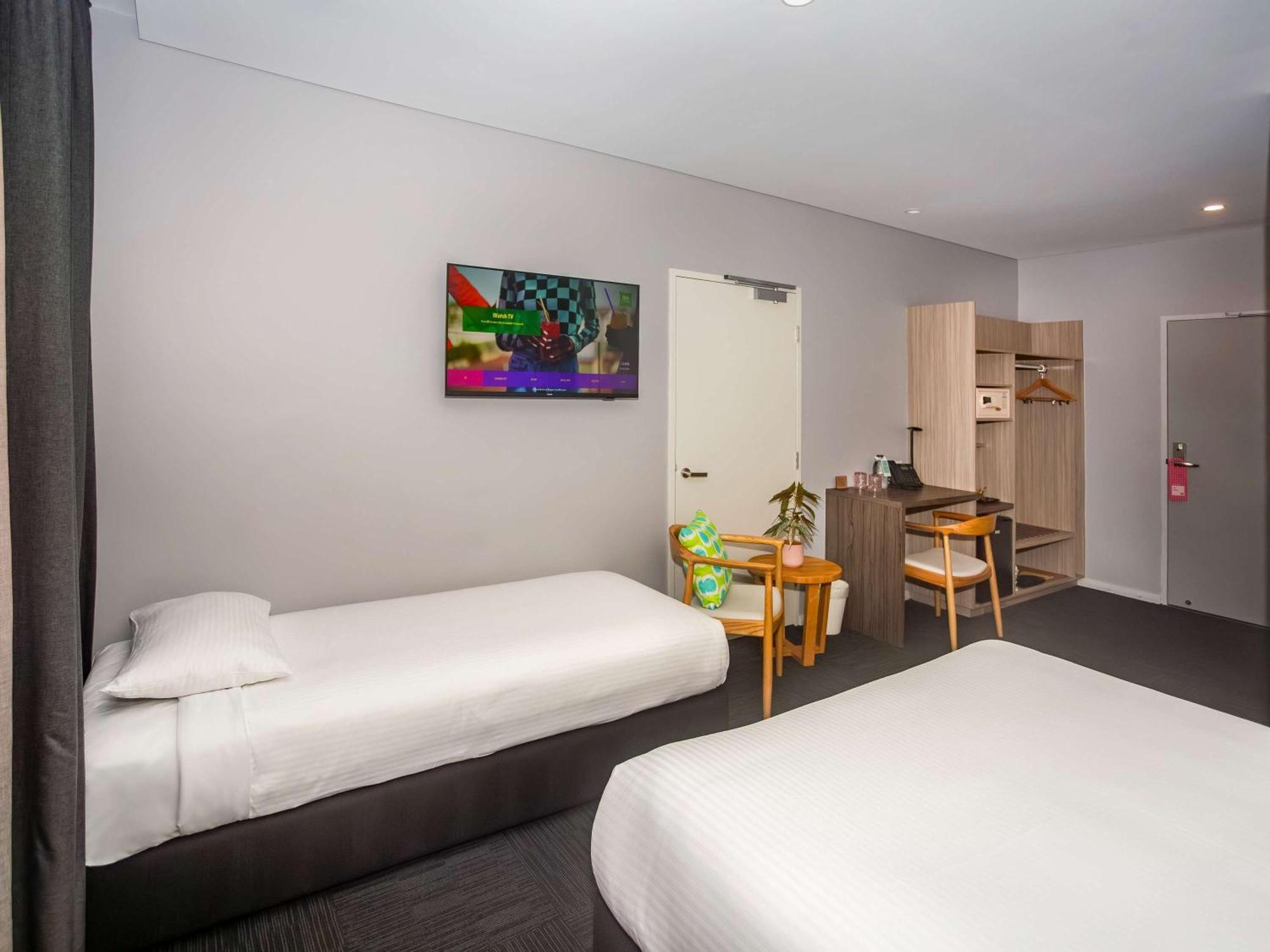 Hotel Ibis Styles The Entrance Exterior foto